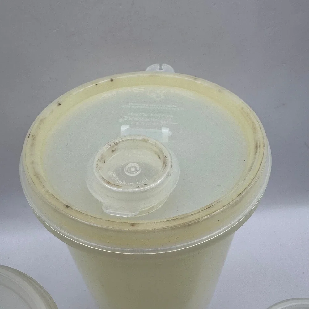 Tupperware Pitcher Canister Set Mixed Sizes White Vintage 3pc‎ with Lids Spout